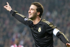 世界杯：裁判体测幕后花絮曝光 高强度冲刺训练不输职业球员